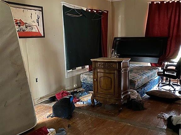 5th image of 225 W Hale St
