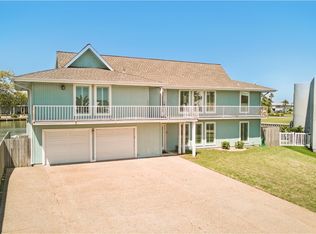 25 Blue Heron Dr, Rockport, TX 78382