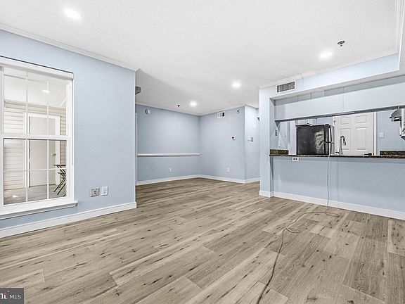 2nd image of 1524 Lincoln Way APT 107