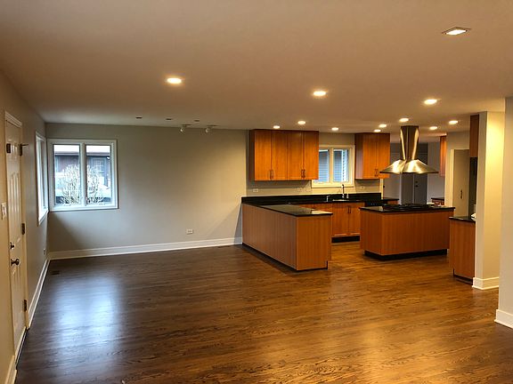 2nd image of 1320 Longmeadow Dr