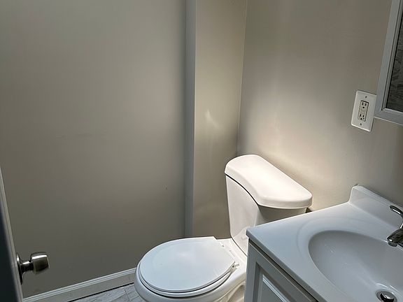 2nd image of 5466 Delancey St