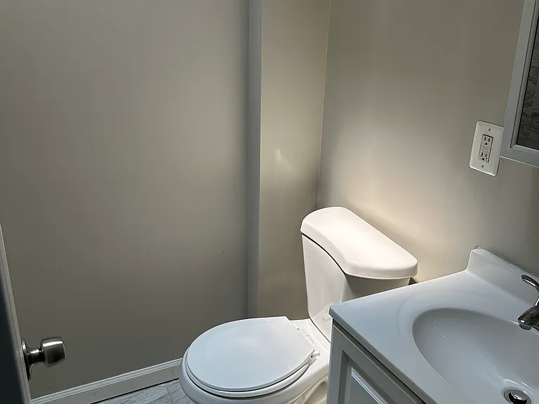 5466 Delancey St — Photo 2