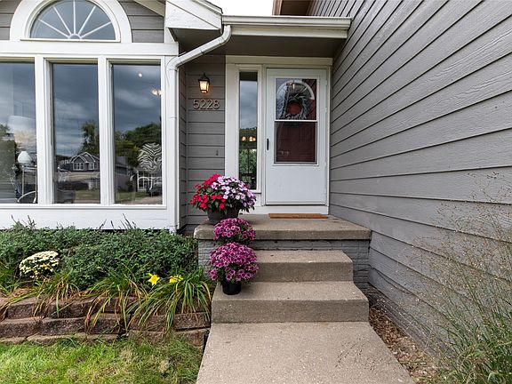 2nd image of 5228 Stonebridge Pl