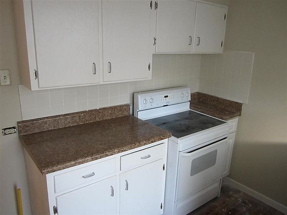 3rd image of 6917 N Lynn Ave