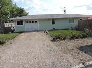 1010 4th Ave, Upton, WY 82730