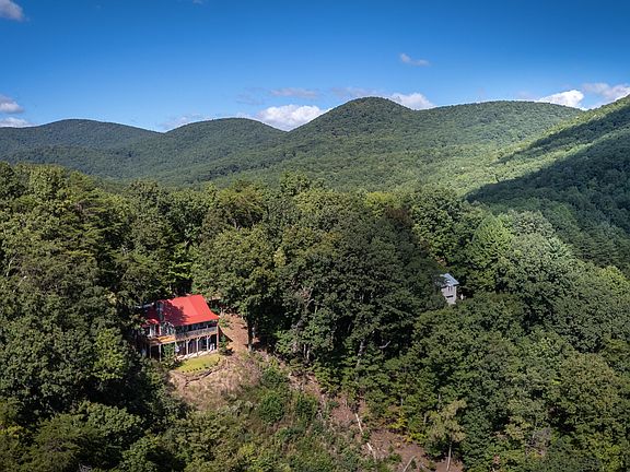 5th image of 910 Foothills Dr