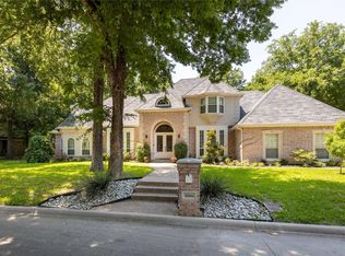 6066 Forest River Dr, Fort Worth, TX 76112