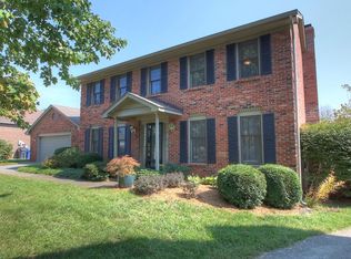 4512 Meadowbridge Ct, Lexington, KY 40515