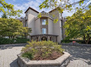 1128 6th Ave #401, New Westminster, BC V3M 6V8