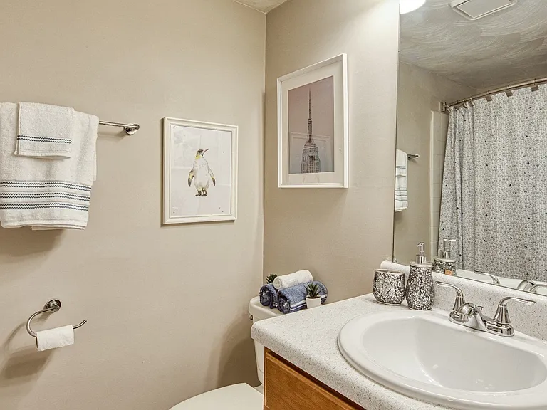 Coastline Apartments — Photo 52