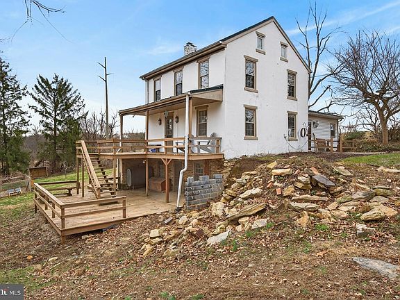 2nd image of 90 Manor Rd