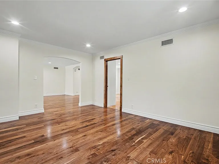 738 N Kenter Ave — Photo 14