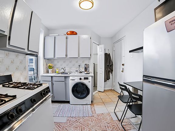 3rd image of 154 S 3rd St APT 32