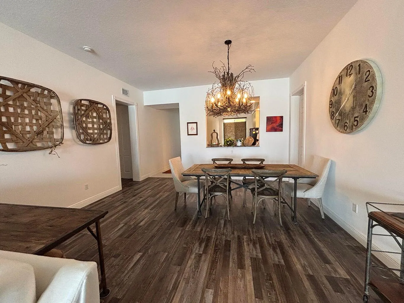 2 bed, 2.0 bath, 1989 sqft, $5,000 — Photo 4