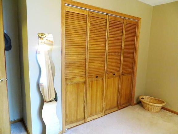 Large closets!