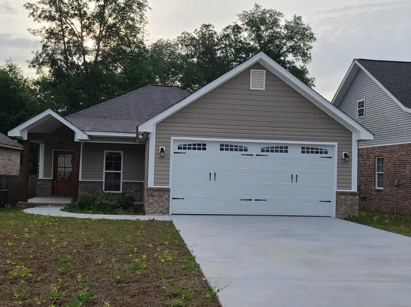 8 N Barnes Field Dr, Hattiesburg, MS 39402