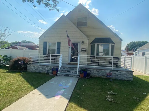 152 Bryson Avenue image 1 of 2
