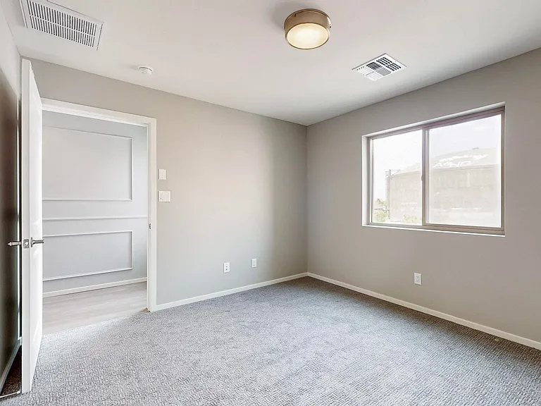 4547 Villa Loma Ln NE — Photo 26