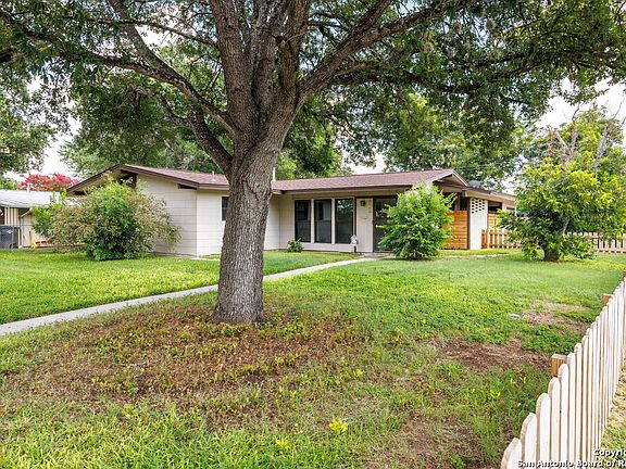 3rd image of 502 Timberlane Dr