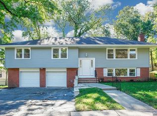 250 Farragut Ct, Teaneck, NJ 07666