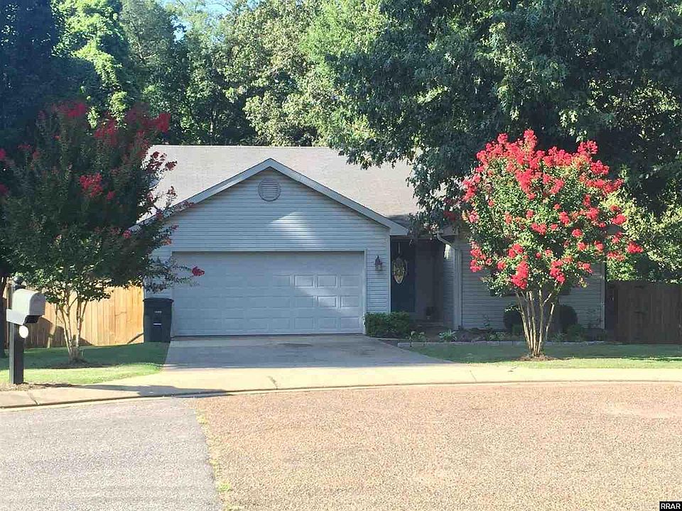 1st image of 2920 Green Leaf Dr