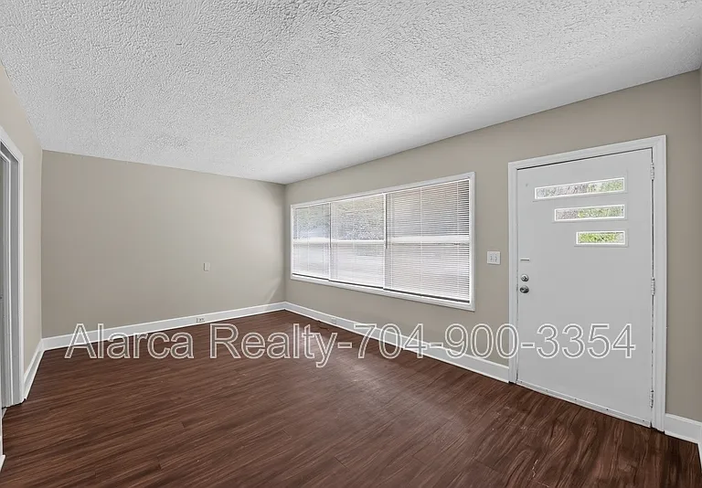 1007 Green Circle Dr — Photo 7