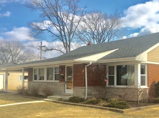 1033 Olivia St, Des Plaines, IL 60018