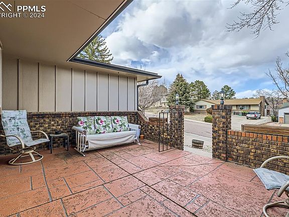 2nd image of 4874 Garden Trl