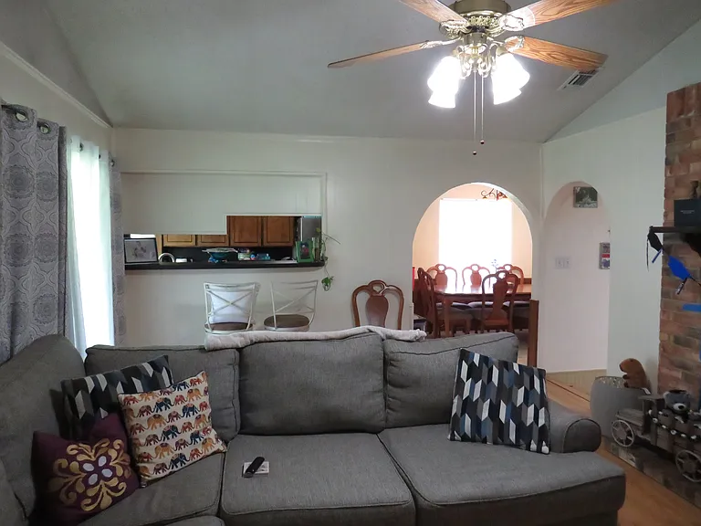 3308 Spring Valley Dr — Photo 15