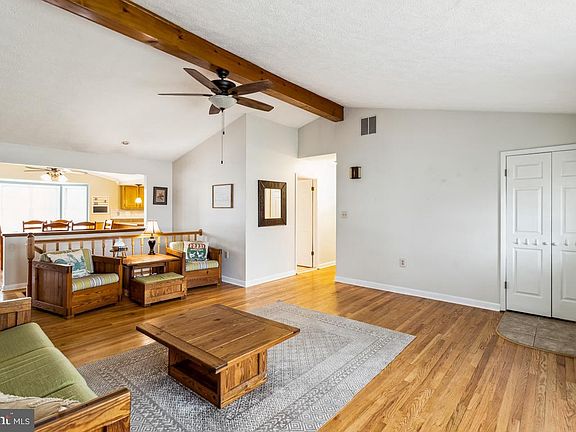 4th image of 511 Leelyn Dr