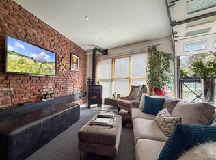 1230 Hamilton St #202, Vancouver, BC V6B 2S8