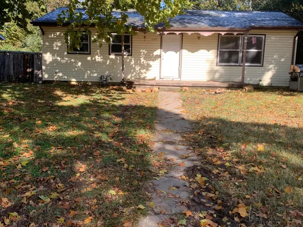 1107 Ash St, Carthage, MO 64836
