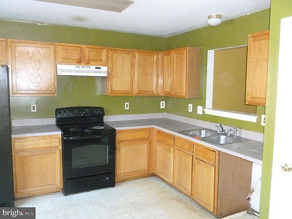 5th image of 145 Brightwater Dr