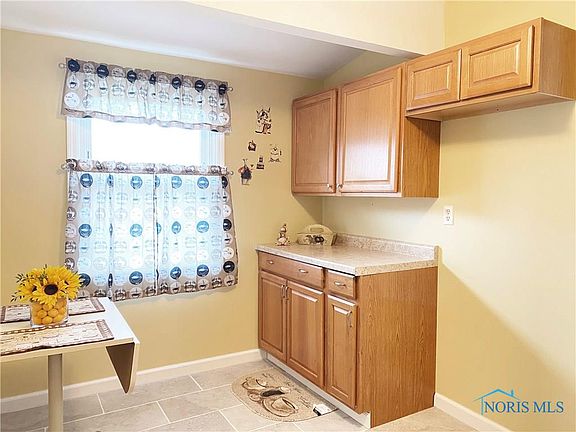 3rd image of 1007 Cherry St