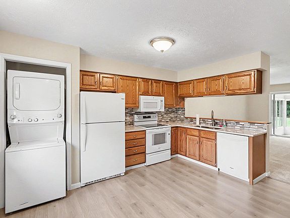 4th image of 4950 Weston Ave