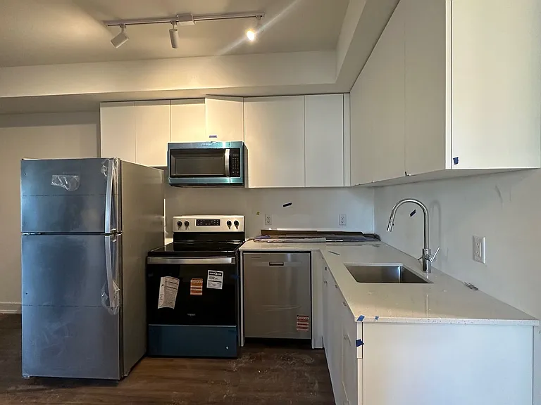 16 Melbourne Ave #102A — Photo 6