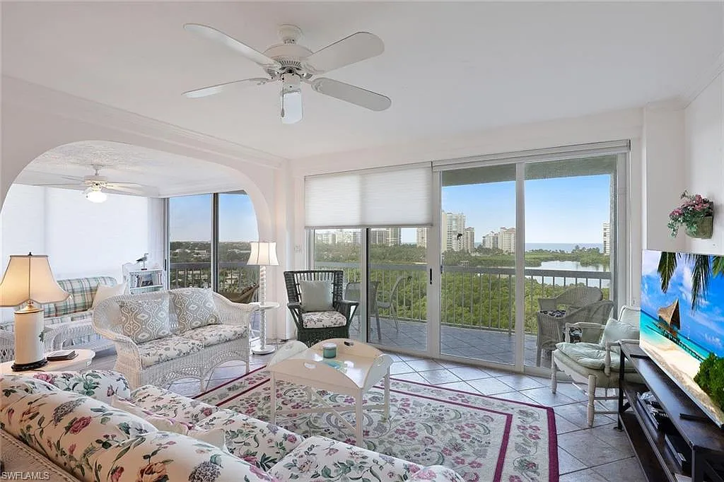 2 bed, 2.0 bath, 1155 sqft, $11,000 — Photo 4