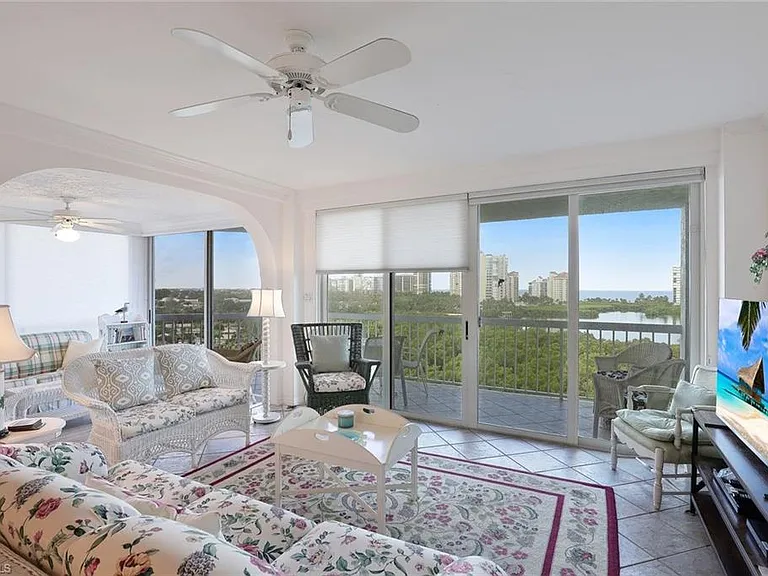 5501 Heron Point Dr #702 — Photo 4