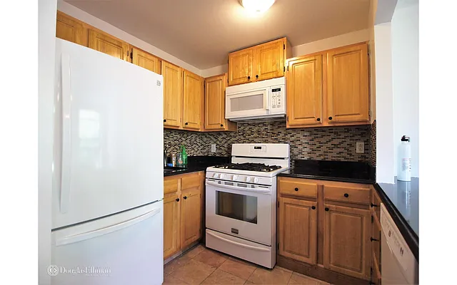 Rented by Douglas Elliman | media 65