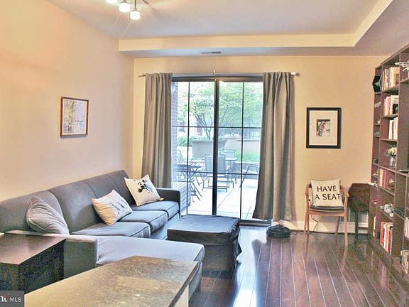 3rd image of 1111 Oronoco St Unit 126
