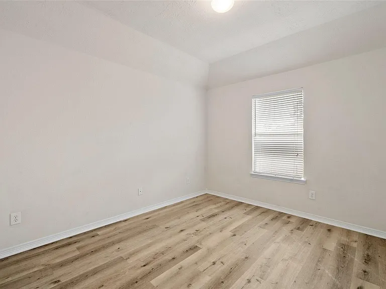 9219 E Lakeside Dr — Photo 26