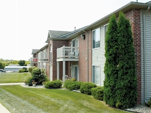 Springbrook Meadows Apartments — Photo 25