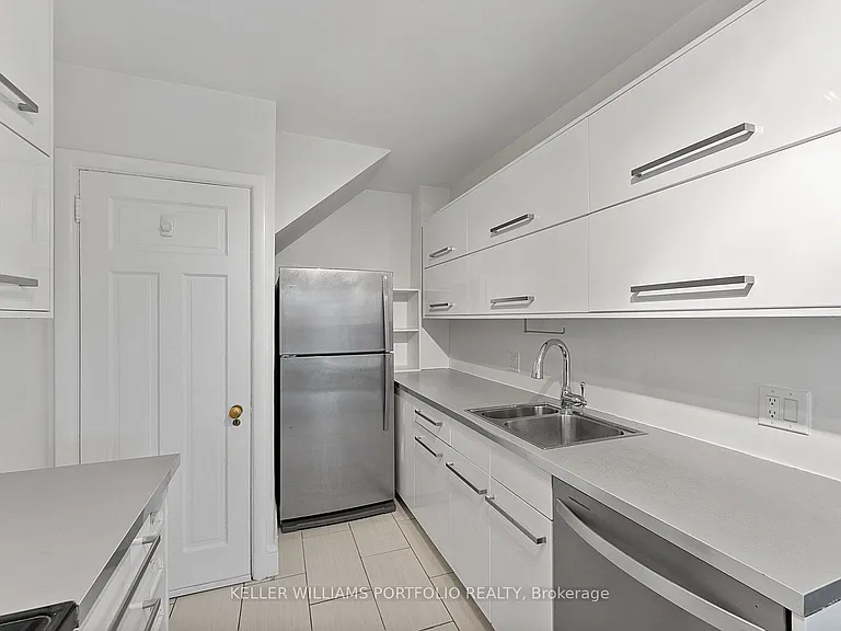 145 Glengrove Ave W — Photo 20