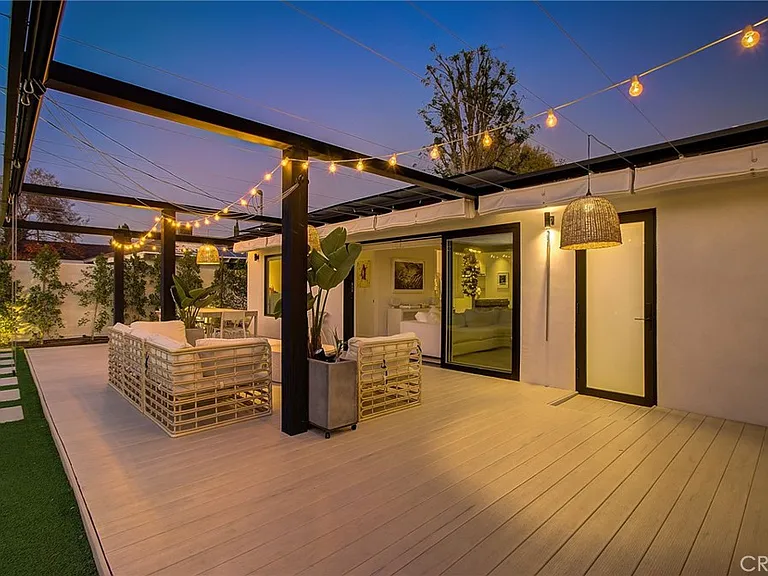 8161 Encino Ave — Photo 7