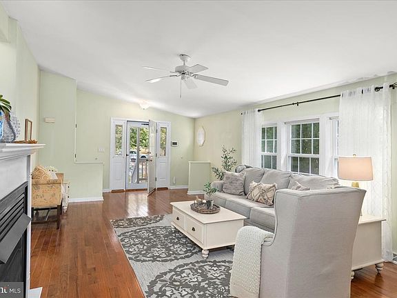 5th image of 33612 Lakeshore Cir #47936