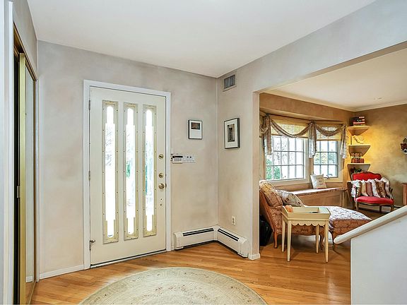 5th image of 22 Joyce Ln