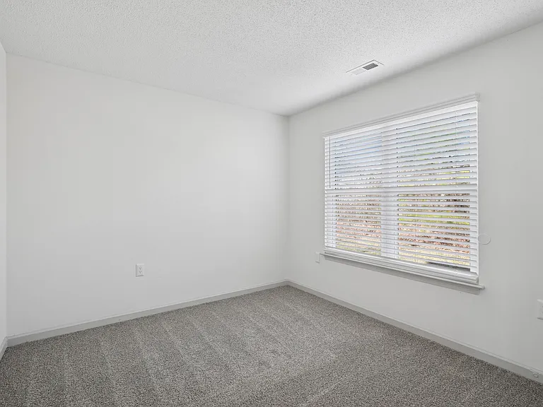 Dominion Pines Apartments — Photo 17