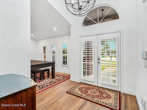 3rd image of 5 Indian Harbour Ct