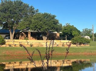 1215 Lake Dr, Stamford, TX 79553