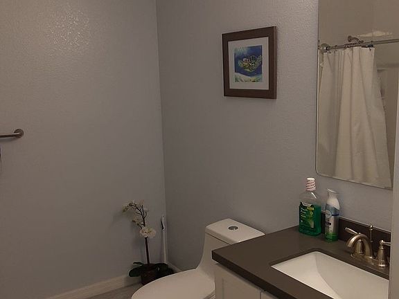 4th image of 2005 Burton St APT 33
